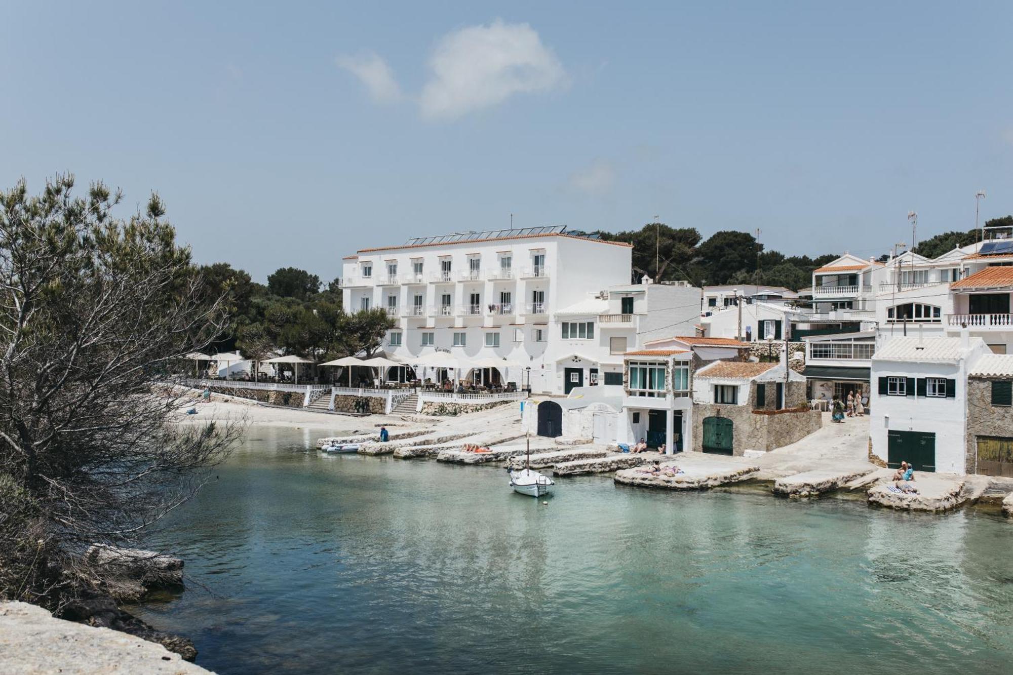 Hostal Xuroy Cala Alcaufar Exteriör bild