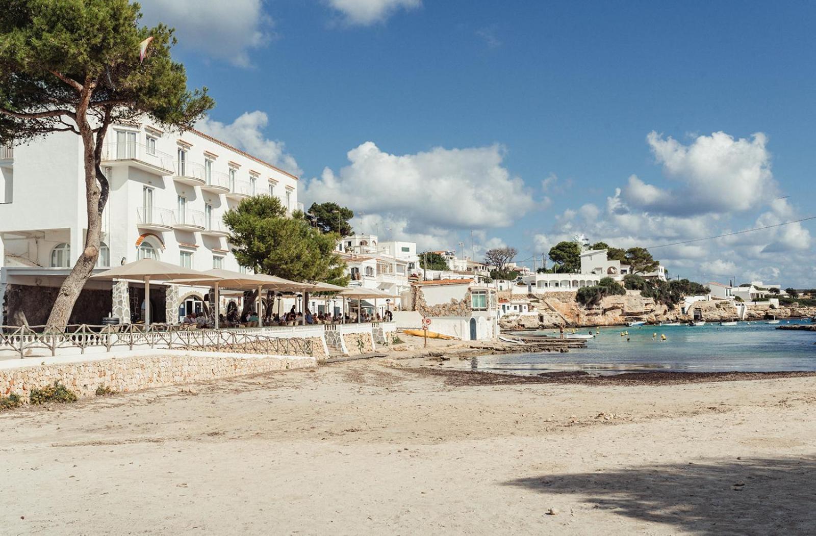 Hostal Xuroy Cala Alcaufar Exteriör bild