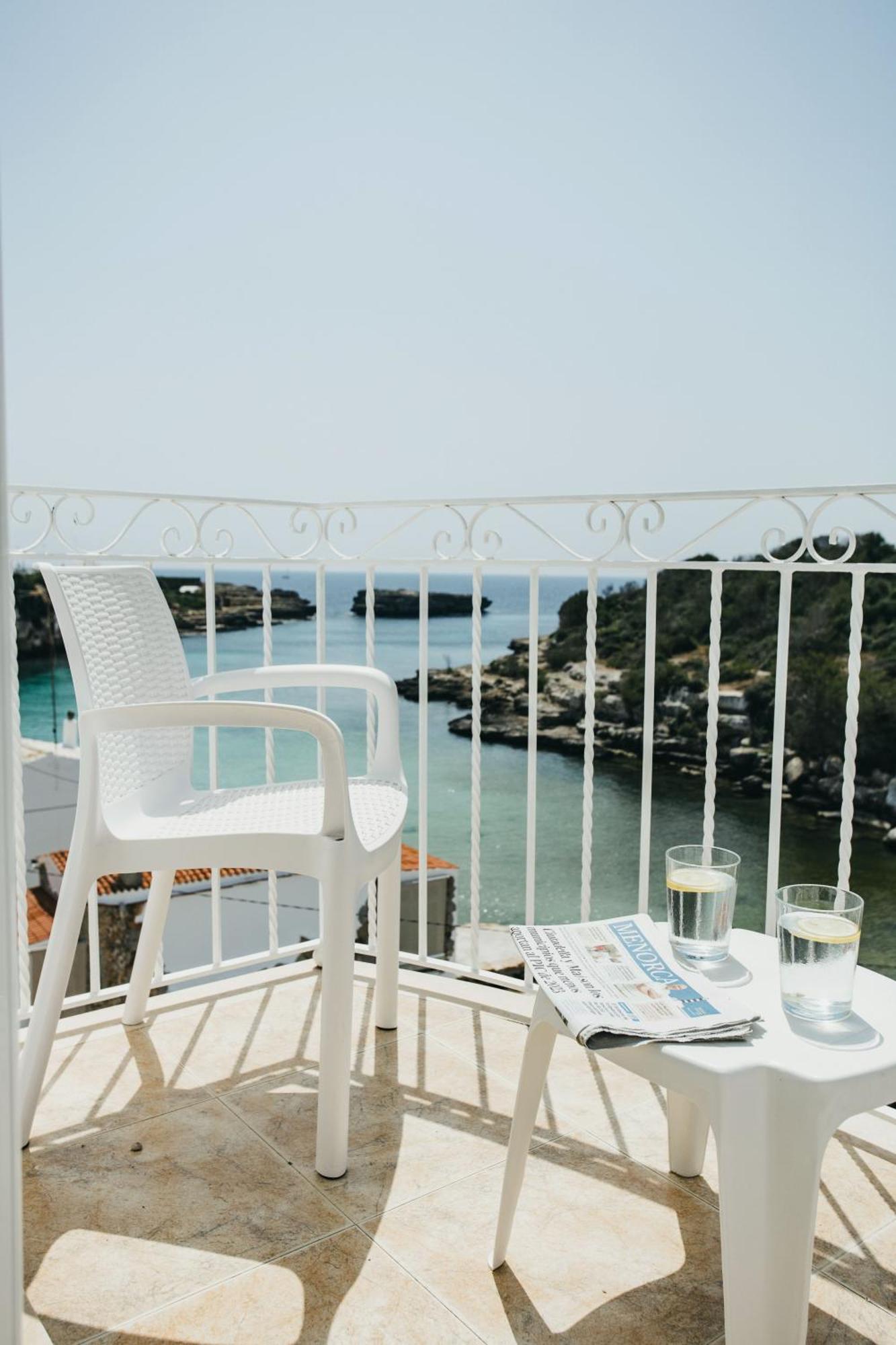 Hostal Xuroy Cala Alcaufar Exteriör bild