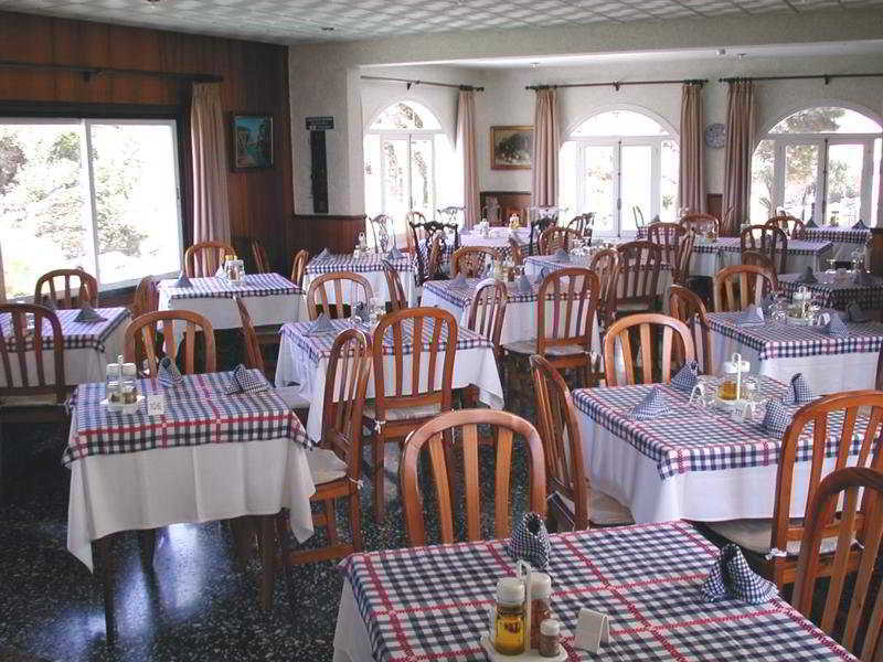 Hostal Xuroy Cala Alcaufar Exteriör bild
